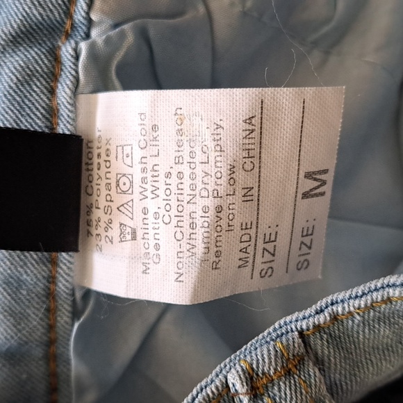 NWOT Acid Wash Distressed Skinny Jegging - Picture 10 of 10